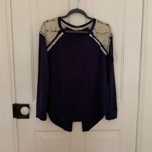 Long Sleeve Shirt with lace